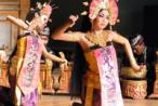 バリ民族舞踊鑑賞とインドネシア料理の夕食のイメージ